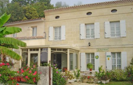 Chambre d'h&ocirc;tes n&deg;G3394 Bourg - Gironde - photo