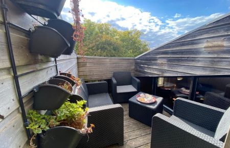 G&icirc;te n&deg;G4374 Blaye - Gironde - La terrasse sur les toits