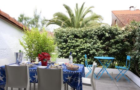 G&icirc;te n&deg;G2273 La Teste-de-Buch - Gironde - Terrasse devant le G&icirc;te