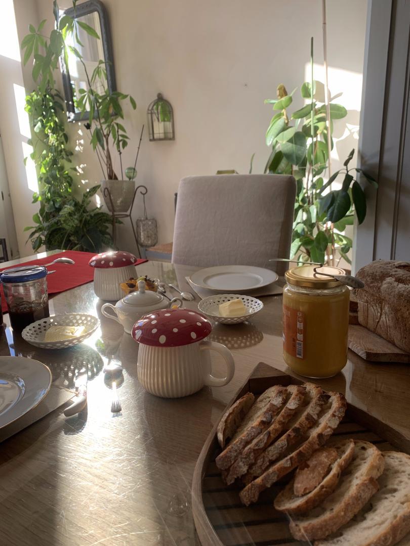 Le petit déjeuner à la salle à manger photo 11