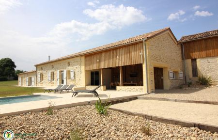 G&icirc;te n&deg;G3266 Lamothe-Landerron - Gironde - Ext&eacute;rieur avec boulodrome