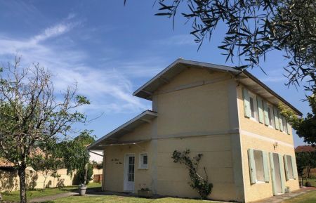 Façade du gîte Gîte n°G2154 Mios - Gironde - Façade du gîte