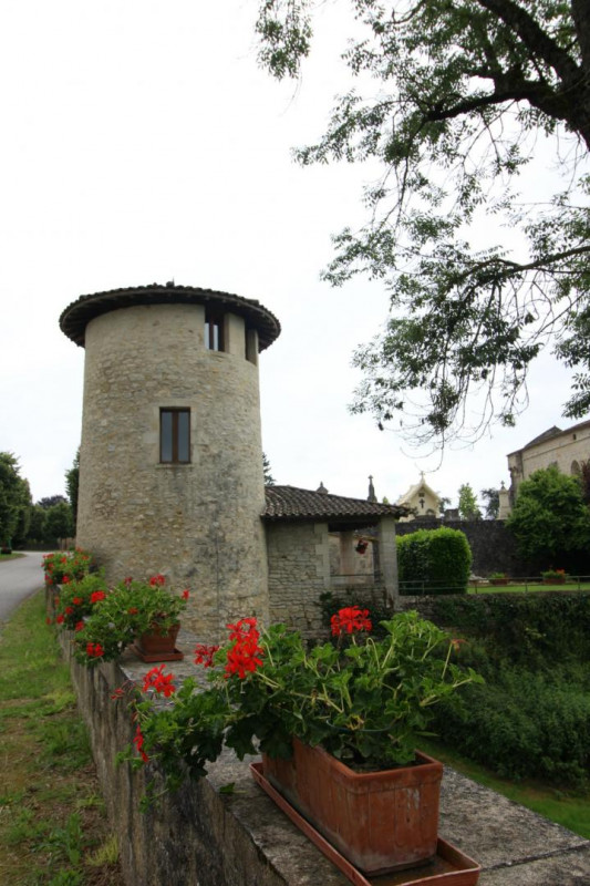 photo 0