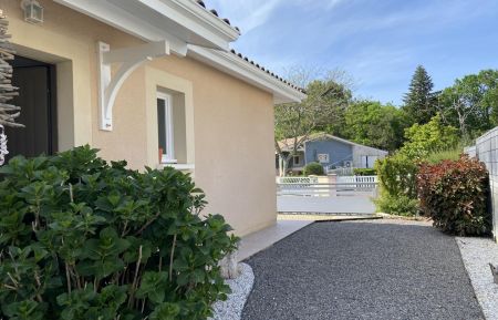 G&icirc;te n&deg;G1218 Hourtin - Gironde - Parking privatif le long du G&icirc;te