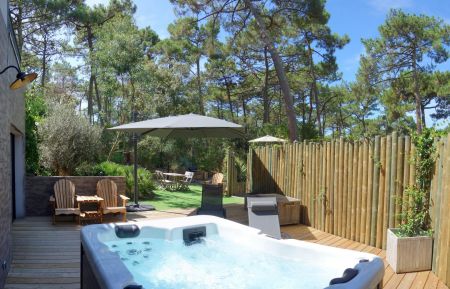 City Break n&deg;G5036 Arcachon - Gironde - Vue du SPA sur terrasses, jardin et for&ecirc;t