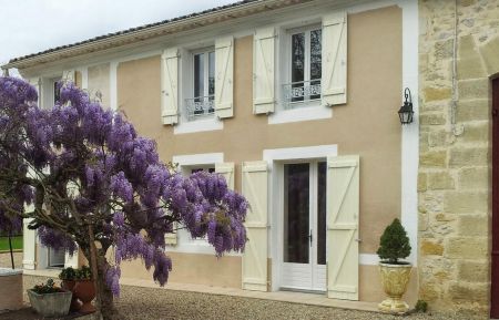 G&icirc;te n&deg;G4338 Saint-Magne-de-Castillon - Gironde - Fa&ccedil;ade du Domaine du Lacar&egrave;s