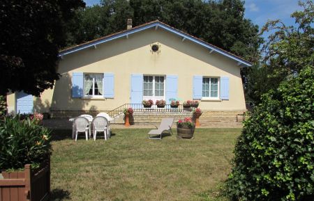 G&icirc;te n&deg;G3218 Tizac-de-Curton - Gironde - photoPrintemps